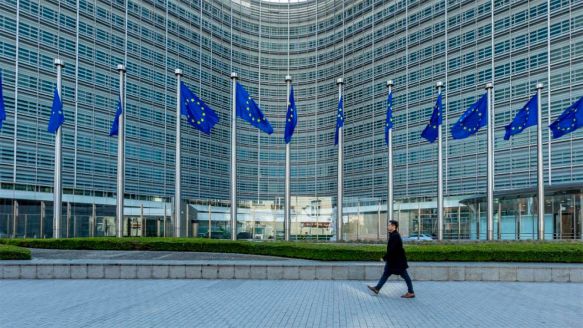 DMA: L’UE avvia indagini di non conformità su Apple, Meta e Google