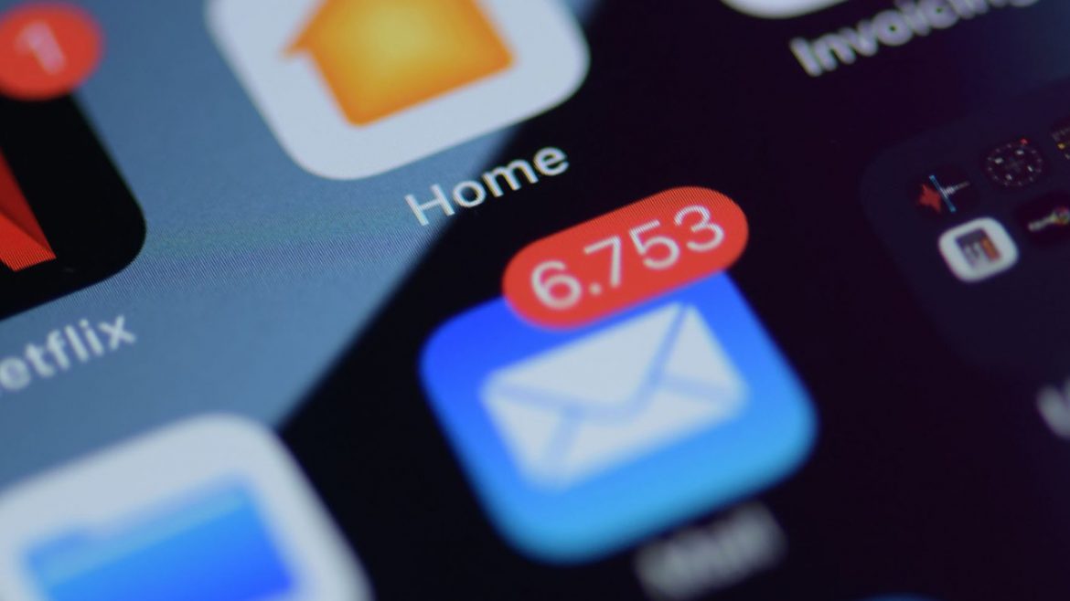 iOS 18, Mail si potenzia con Risposte Smart e ricerca avanzata