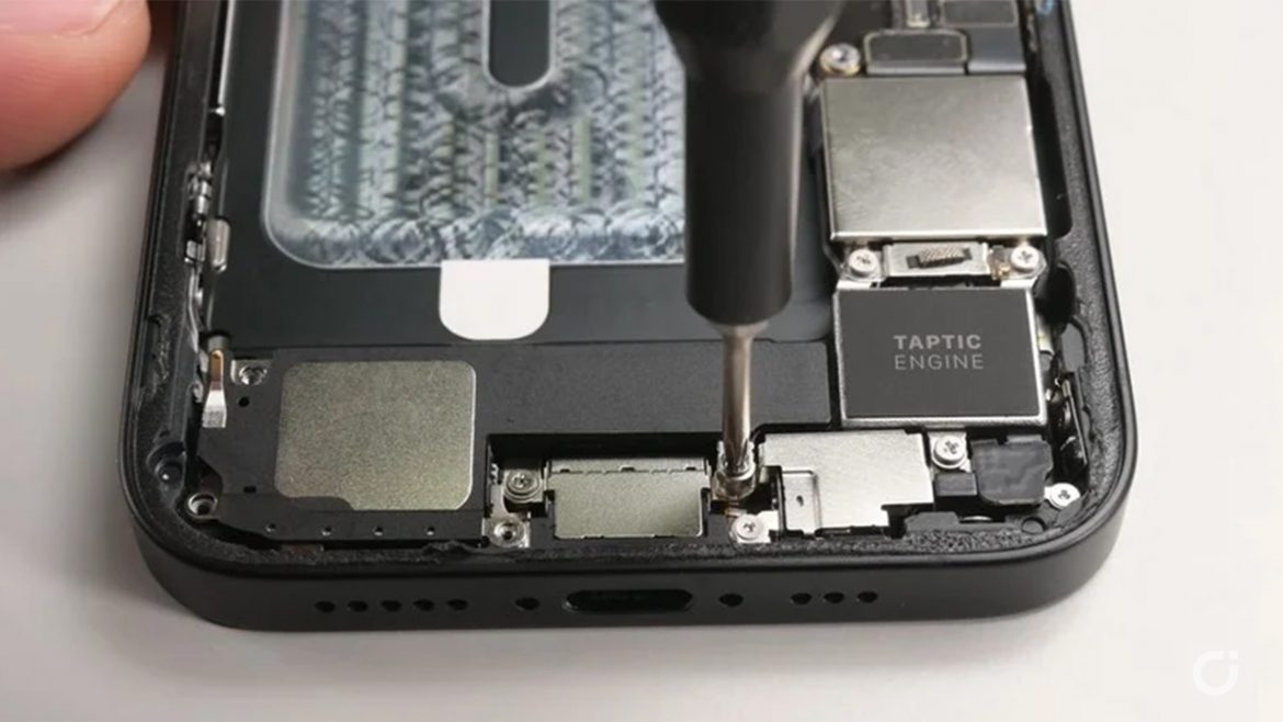 iFixit smonta l’iPhone 16e e analizza il modem C1 | Video